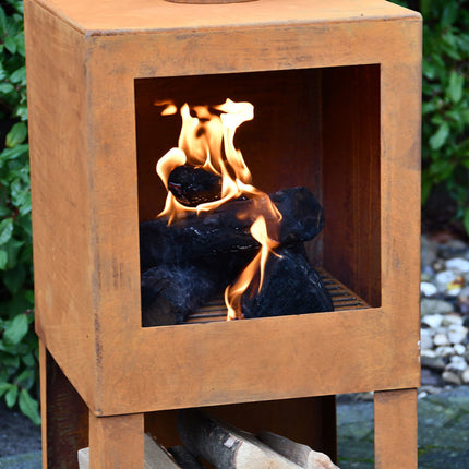 Esschert Design FF298 Terraskachel met houtopslag roest