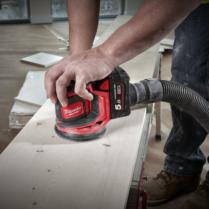 Milwaukee M18 BOS125-502B schuurmachine