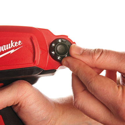 Milwaukee M12 PCG/600A-201B Kit/lijmpistool