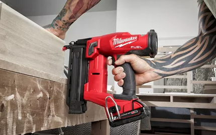 Milwaukee M18FN18GS-202X afwerkingstacker FUEL Li-Ion