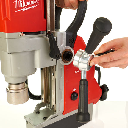 Milwaukee MDE 41 kernboormachine met magneetvoet