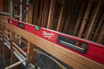 Milwaukee waterpas 120cm Redstick BACKBONE
