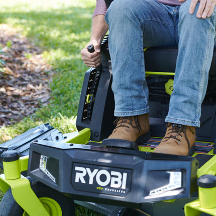 Ryobi RY72ZTRX137 Zero-Turn zitmaaier 72V 137cm tot 12.000m2