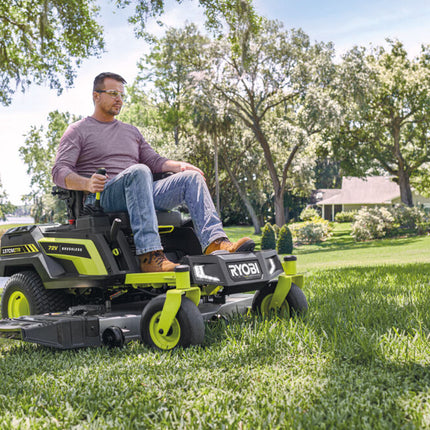 Ryobi RY72ZTRX137 Zero-Turn zitmaaier 72V 137cm tot 12.000m2